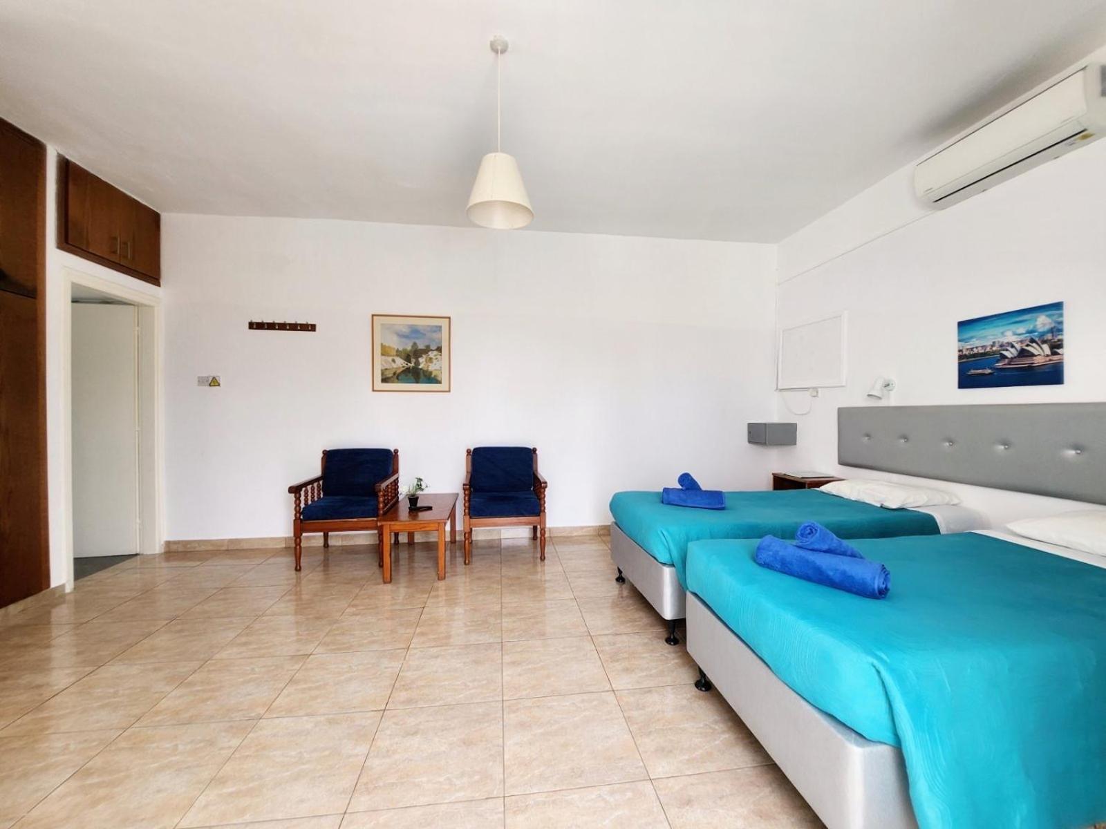 Florence Hotel Apartments ไอยานาปา ภายนอก รูปภาพ