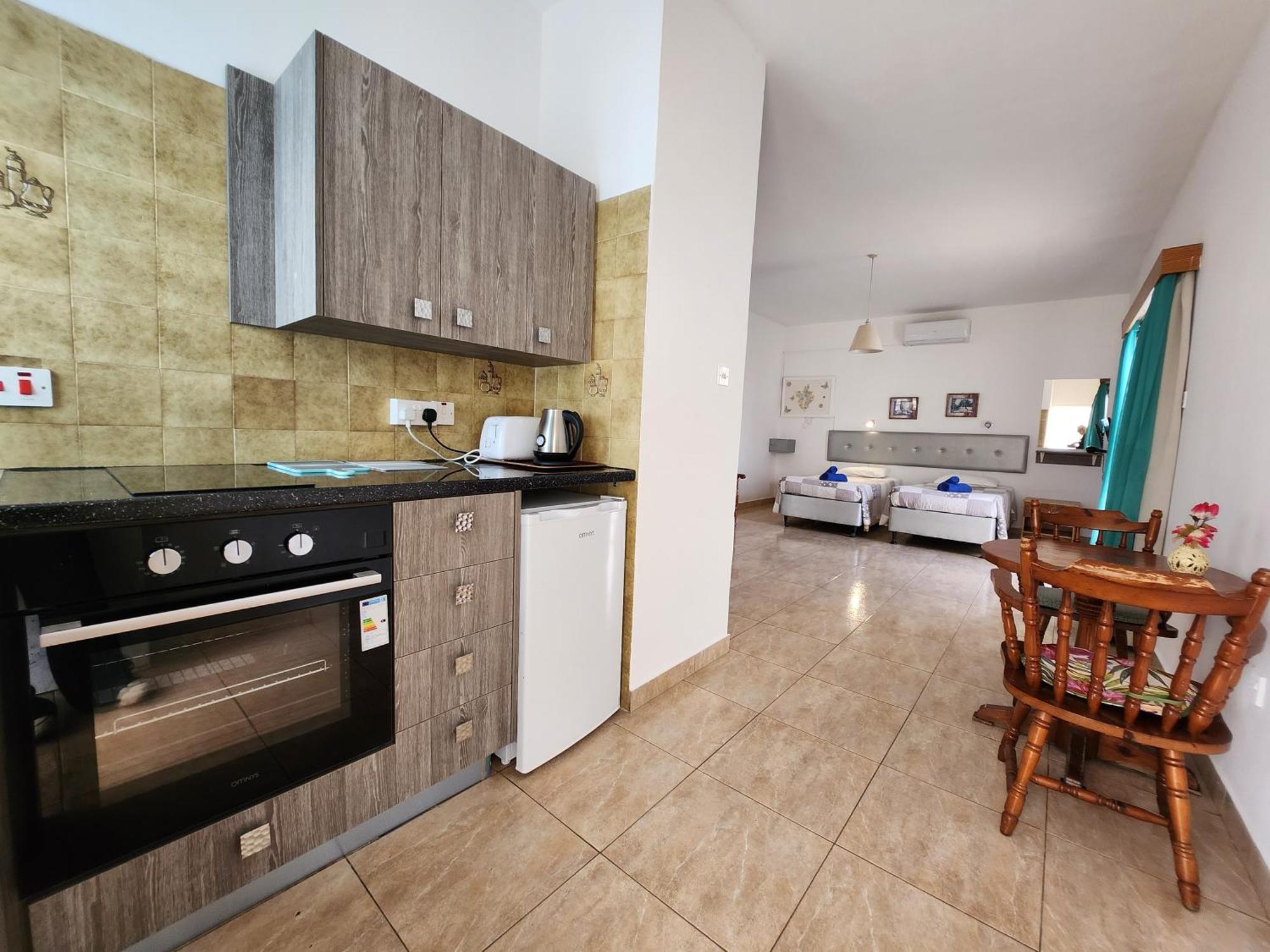 Florence Hotel Apartments ไอยานาปา ห้อง รูปภาพ