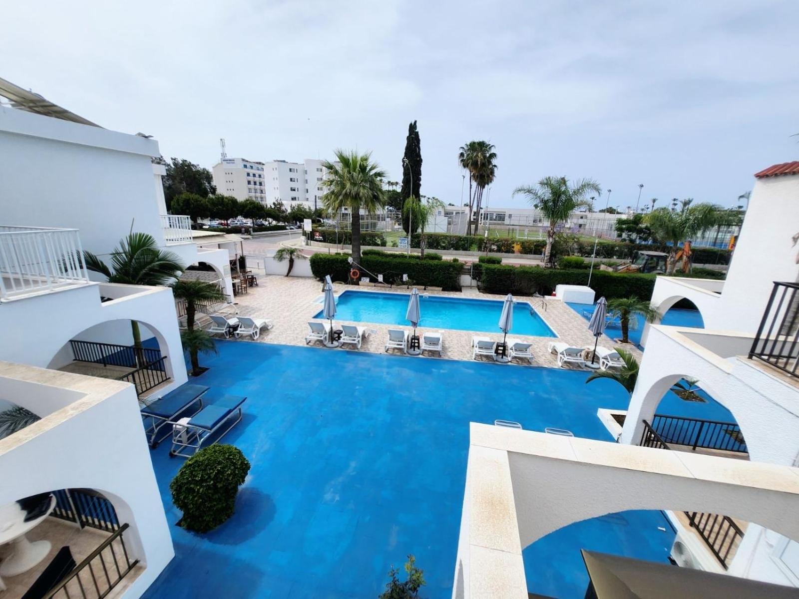 Florence Hotel Apartments ไอยานาปา ภายนอก รูปภาพ