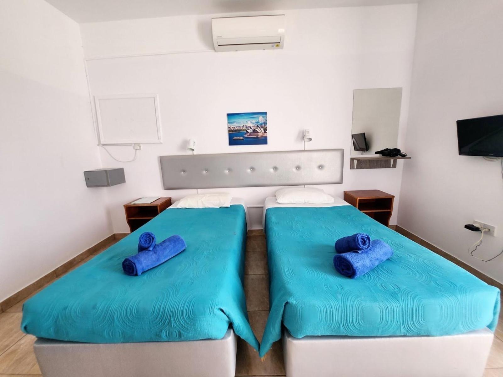 Florence Hotel Apartments ไอยานาปา ภายนอก รูปภาพ