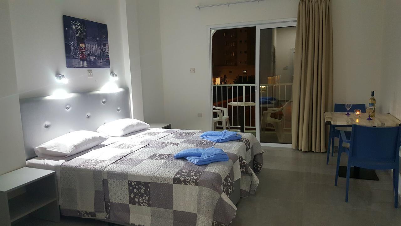 Florence Hotel Apartments ไอยานาปา ภายนอก รูปภาพ